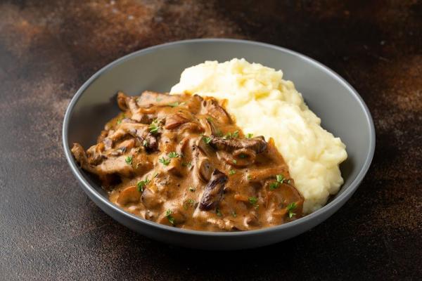 Beef stroganoff