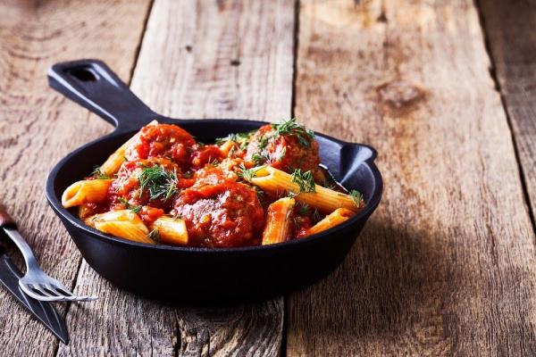 Provençaalse pasta met gehaktballetjes